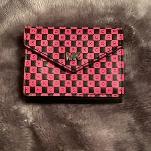 MK compact wallet